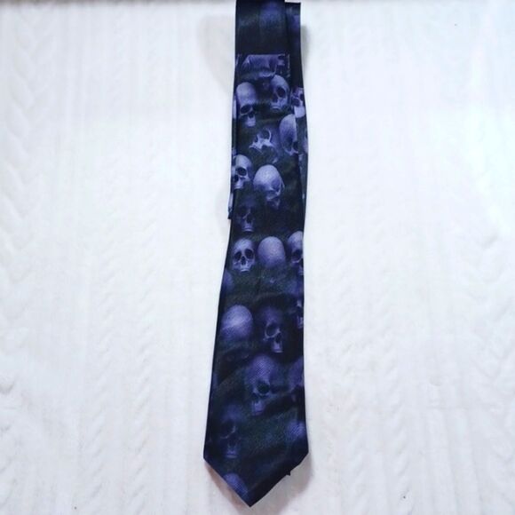 Mens Black & Purple Skull Tie Brand New Halloween - Picture 3 of 3